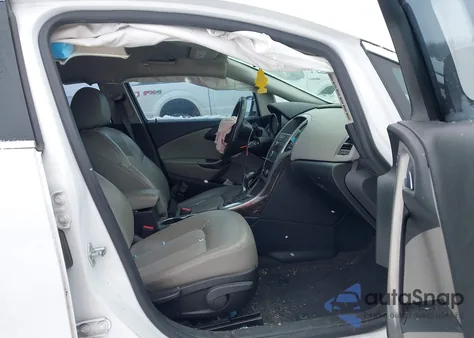 2017 Buick Verano Sport Touring из США, поврежденный, VIN 1G4PR5SK2H4113836